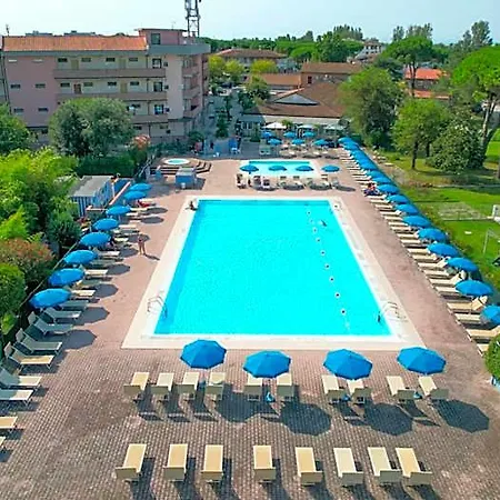 Costa Paradiso 3*